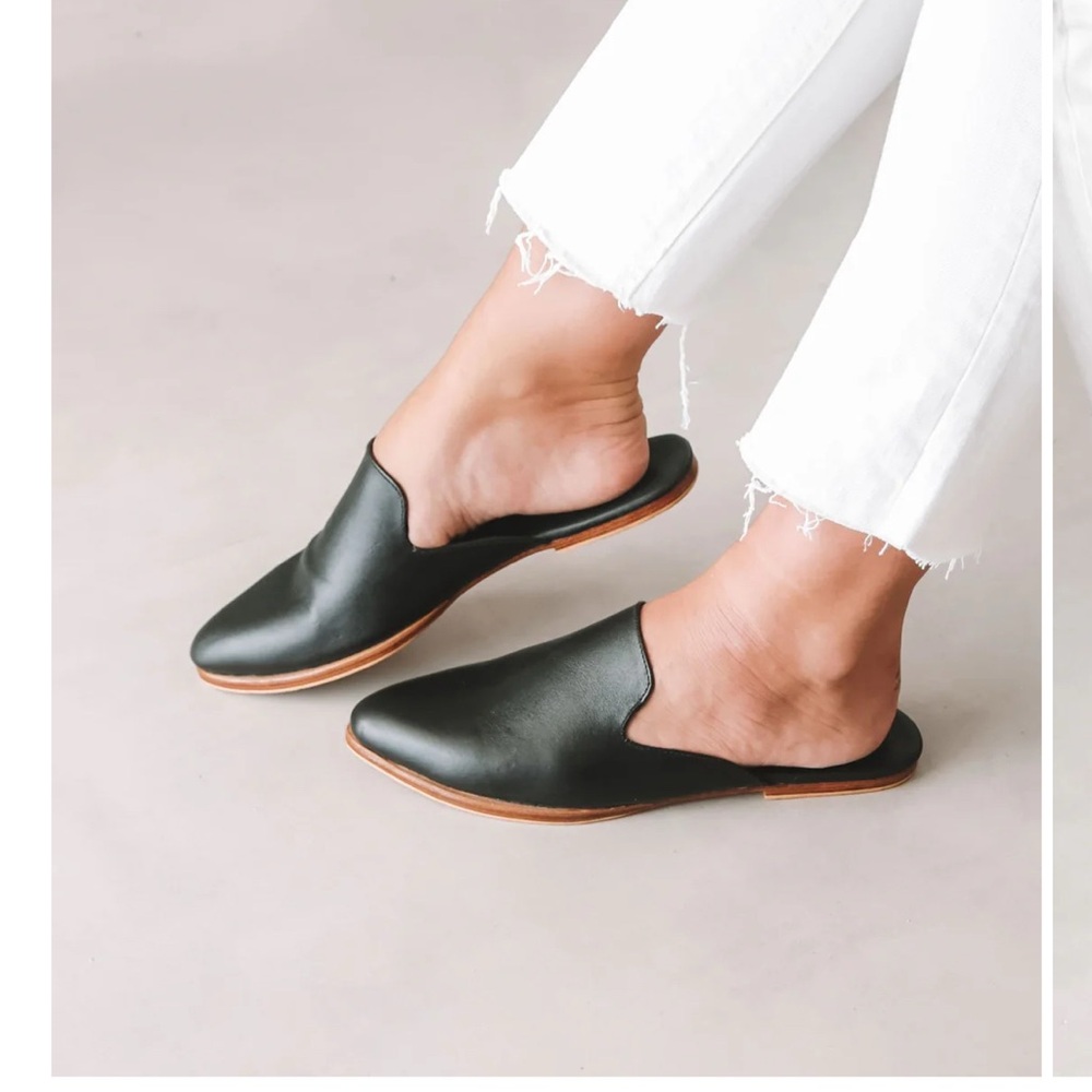BNWT Liberte Leather Mules